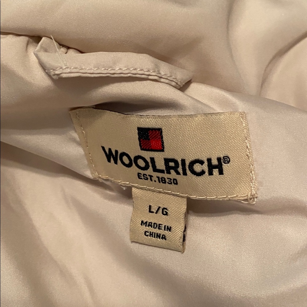 Woolrich Quilted Light Beige Vest size large. - Picture 10 of 12